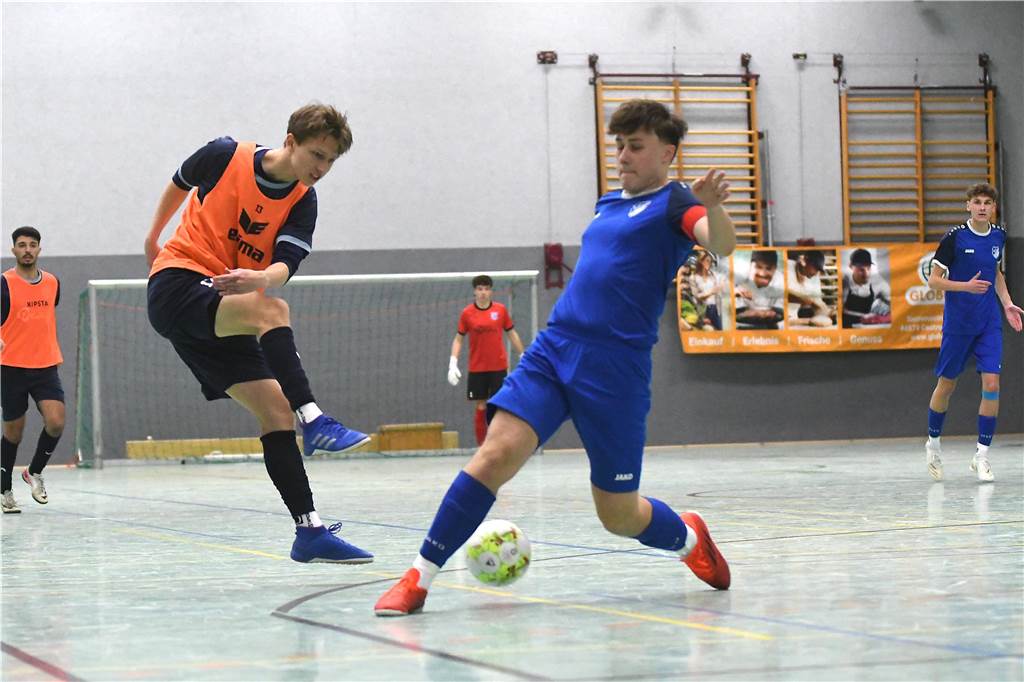 Drei Titel und stolze Eltern: Die besten Fotos vom Samstag der Junioren-Stadtmeisterschaft Bei den A-Junioren konnte ebenfalls der SV Wacker Obercastrop seinen Titel in der Halle verteidigen.