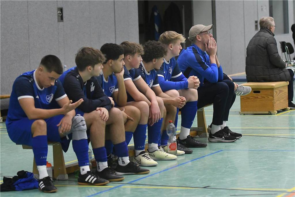 Drei Titel und stolze Eltern: Die besten Fotos vom Samstag der Junioren-Stadtmeisterschaft Bei den A-Junioren konnte ebenfalls der SV Wacker Obercastrop seinen Titel in der Halle verteidigen.