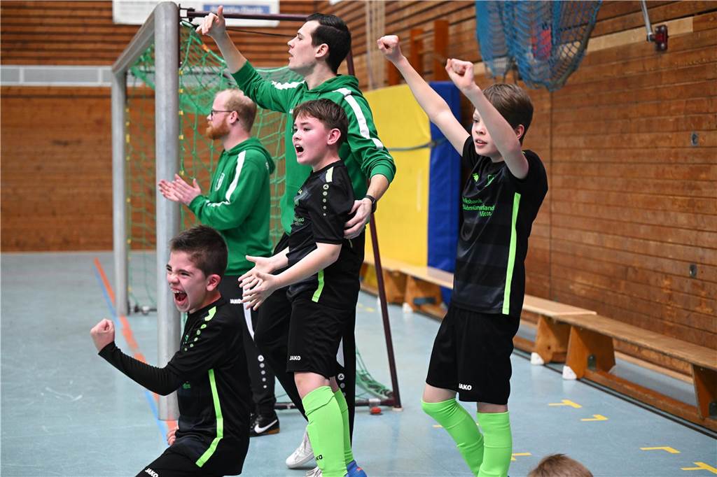 Bei den E-Junioren hat der TuS Haltern am See den Titel geholt. Mit 13 Punkten aus fünf Spielen landete der TuS vor dem SV Hullern (zehn Punkte) und dem SV Bossendorf (8 Punkte).