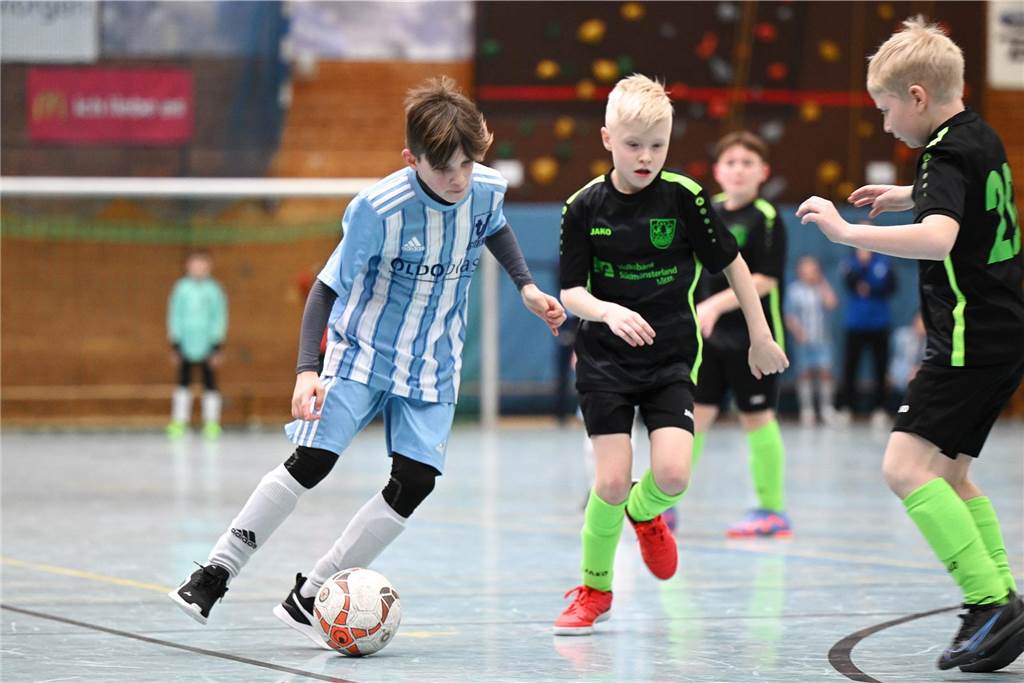 Bei den E-Junioren hat der TuS Haltern am See den Titel geholt. Mit 13 Punkten aus fünf Spielen landete der TuS vor dem SV Hullern (zehn Punkte) und dem SV Bossendorf (8 Punkte).
