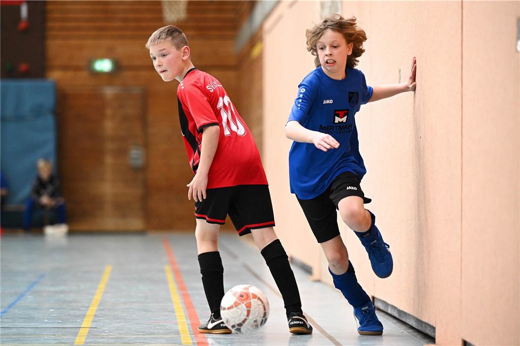 Bei den E-Junioren hat der TuS Haltern am See den Titel geholt. Mit 13 Punkten aus fünf Spielen landete der TuS vor dem SV Hullern (zehn Punkte) und dem SV Bossendorf (8 Punkte).