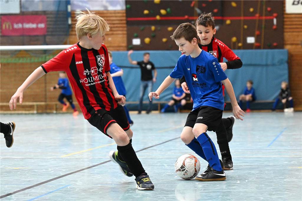 Bei den E-Junioren hat der TuS Haltern am See den Titel geholt. Mit 13 Punkten aus fünf Spielen landete der TuS vor dem SV Hullern (zehn Punkte) und dem SV Bossendorf (8 Punkte).