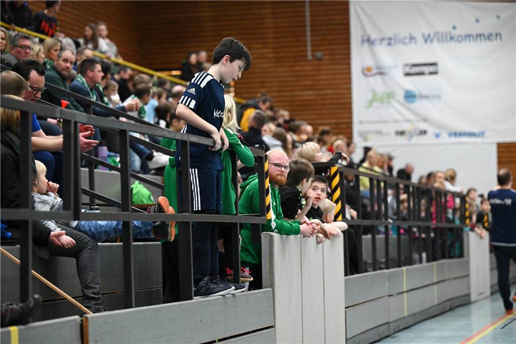 Bei den E-Junioren hat der TuS Haltern am See den Titel geholt. Mit 13 Punkten aus fünf Spielen landete der TuS vor dem SV Hullern (zehn Punkte) und dem SV Bossendorf (8 Punkte).