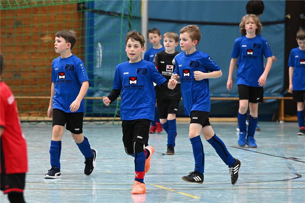 Bei den E-Junioren hat der TuS Haltern am See den Titel geholt. Mit 13 Punkten aus fünf Spielen landete der TuS vor dem SV Hullern (zehn Punkte) und dem SV Bossendorf (8 Punkte).