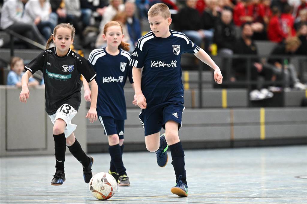 Bei den E-Junioren hat der TuS Haltern am See den Titel geholt. Mit 13 Punkten aus fünf Spielen landete der TuS vor dem SV Hullern (zehn Punkte) und dem SV Bossendorf (8 Punkte).