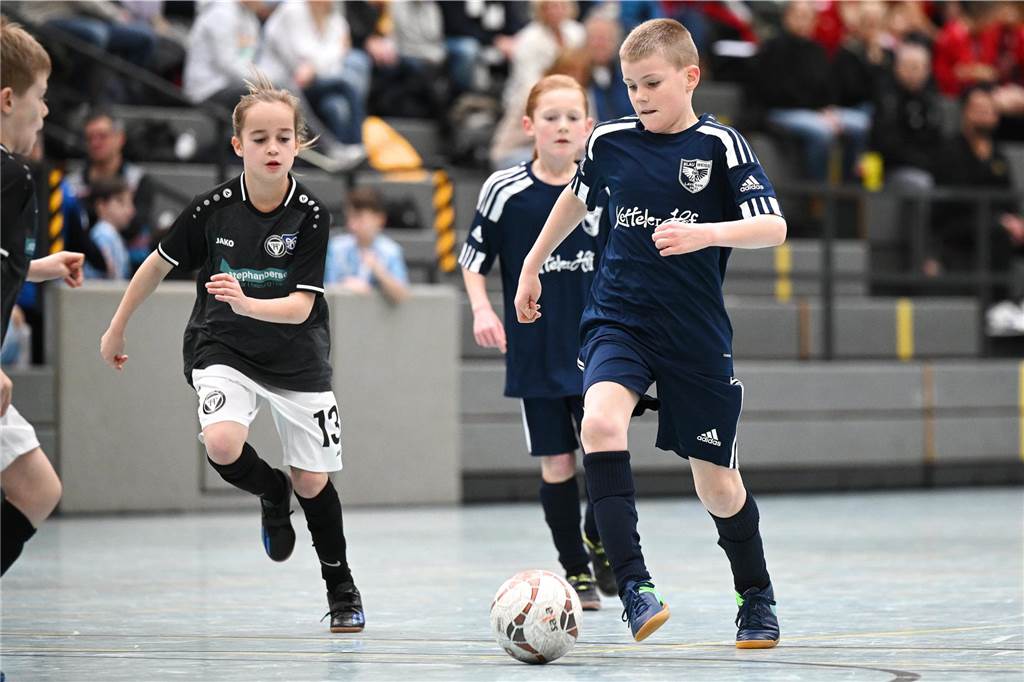 Bei den E-Junioren hat der TuS Haltern am See den Titel geholt. Mit 13 Punkten aus fünf Spielen landete der TuS vor dem SV Hullern (zehn Punkte) und dem SV Bossendorf (8 Punkte).