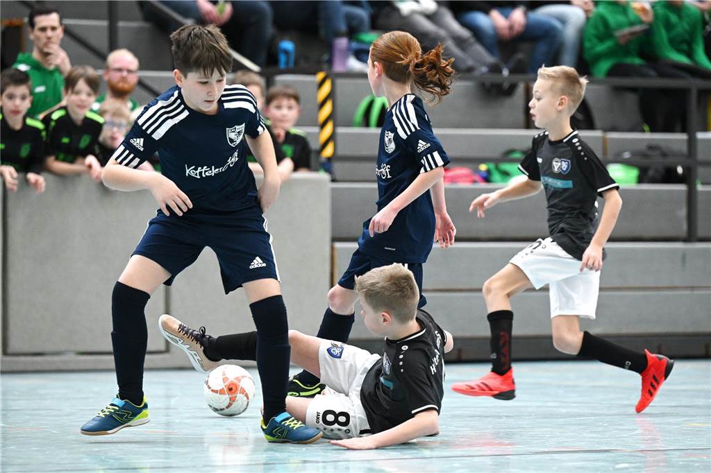 Bei den E-Junioren hat der TuS Haltern am See den Titel geholt. Mit 13 Punkten aus fünf Spielen landete der TuS vor dem SV Hullern (zehn Punkte) und dem SV Bossendorf (8 Punkte).