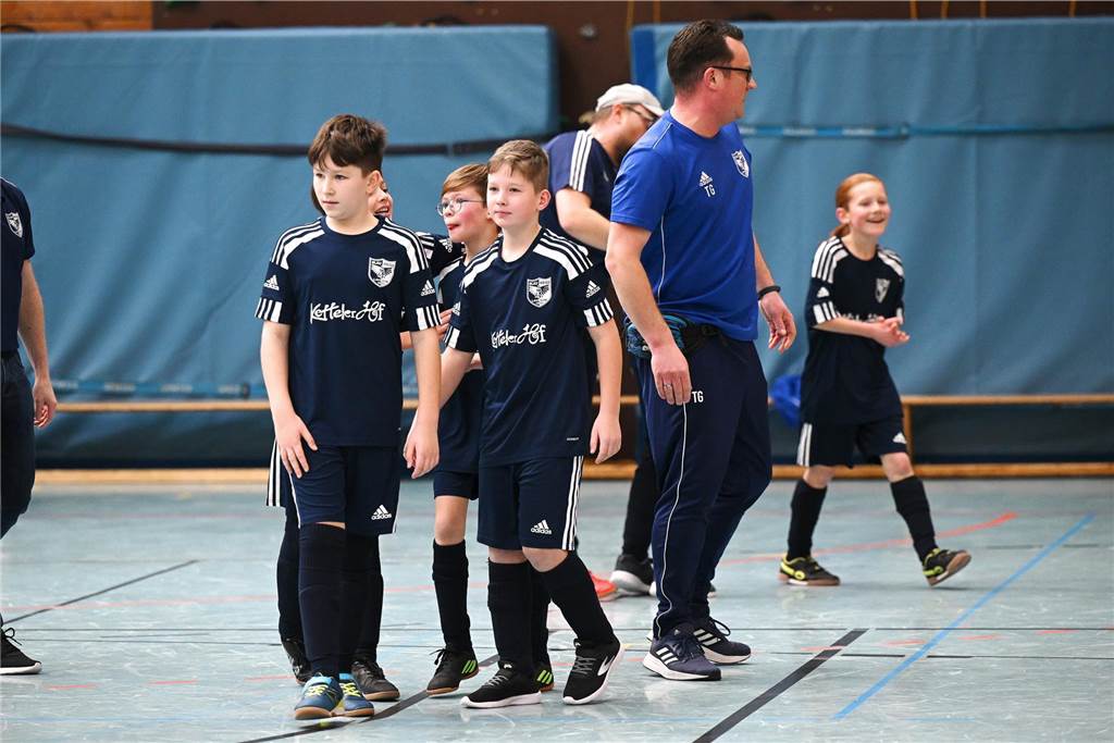 Bei den E-Junioren hat der TuS Haltern am See den Titel geholt. Mit 13 Punkten aus fünf Spielen landete der TuS vor dem SV Hullern (zehn Punkte) und dem SV Bossendorf (8 Punkte).