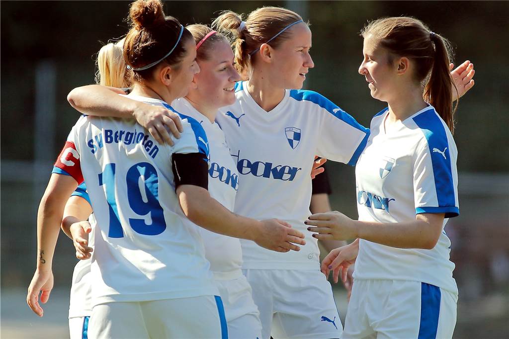 Warum Frauen auf Fußballplätzen weniger Eintritt zahlen Bei den Frauen des SV Berghofen gibt es nur einen Preis für alle Erwachsenen.