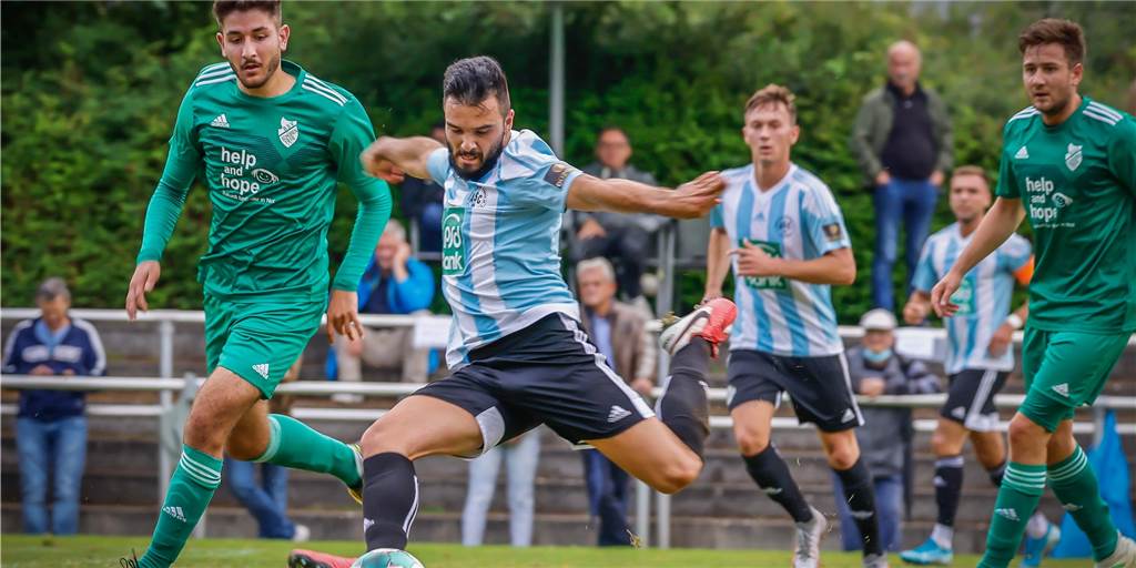 Klub erfindet neues Turnier, da er bei den großen Dortmunder Turnieren nicht mitspielen darf Maximilian Podehl vom ASC 09 Dortmund schießt.