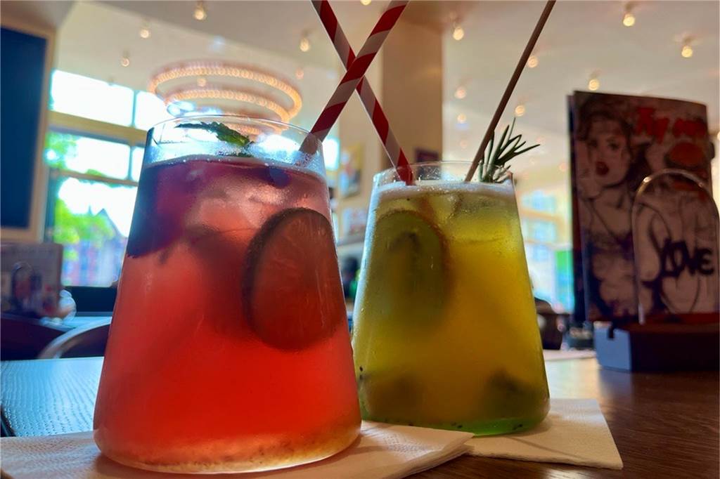 Neues Extrablatt im Test: So schneiden Service, Essen und Getränke ab Iced Tea im Café Extrablatt in Castrop-Rauxel