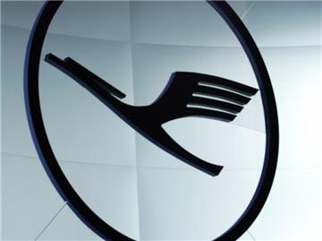 Bei den knapp 18 000 Flugbegleitern der Lufthansa zeichnet sich ein Streik ab. Foto: Rainer Jensen