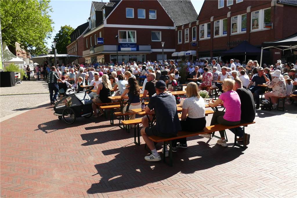 Bei den Marktplatztönen stand am Sonntag das große Husarenkonzert auf dem Plan.