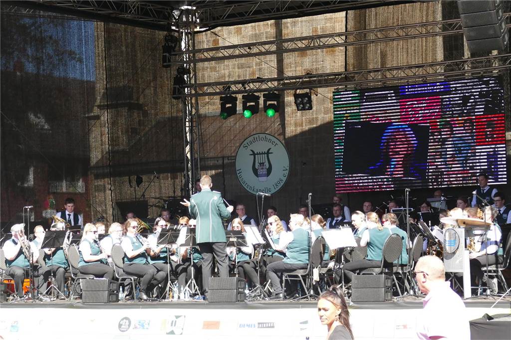 Bei den Marktplatztönen stand am Sonntag das große Husarenkonzert auf dem Plan.