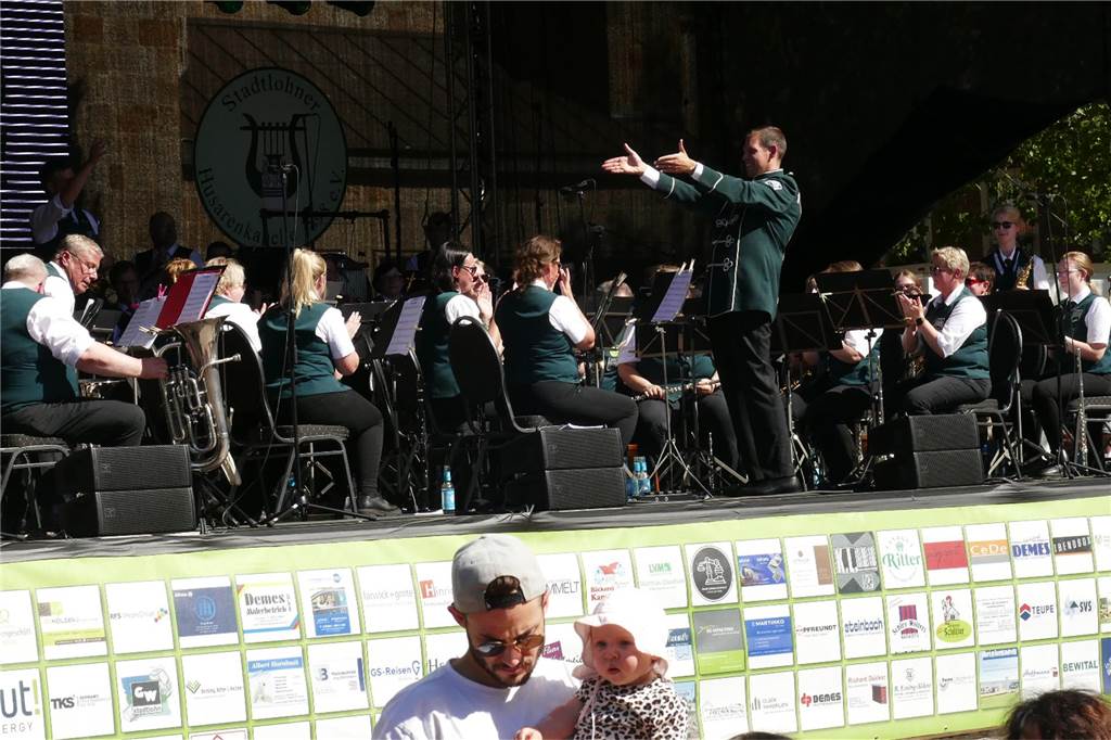 Bei den Marktplatztönen stand am Sonntag das große Husarenkonzert auf dem Plan.
