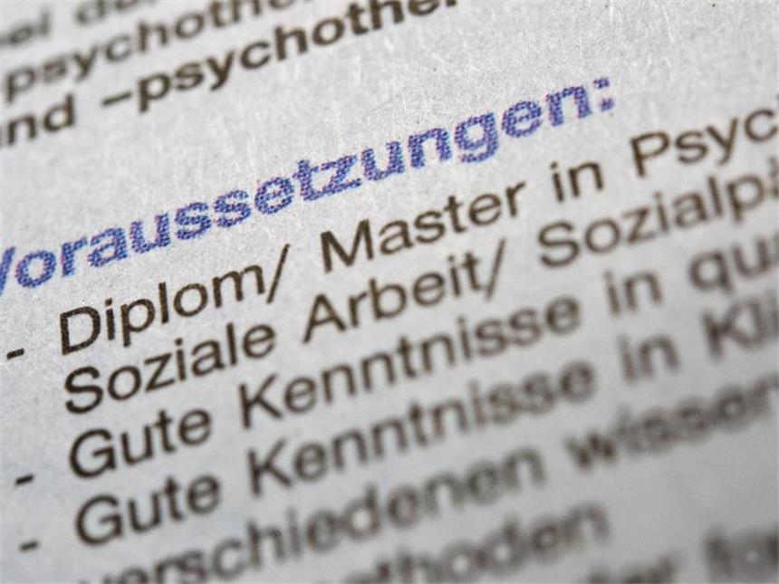 Jobanzeige: «Deutsch als Muttersprache» ist diskriminierend Bei den Voraussetzungen in Stellenanzeigen muss der Arbeitgeber aufpassen: Einige Formulierungen sind möglicherweise diskriminierend. Foto: Andrea Warnecke