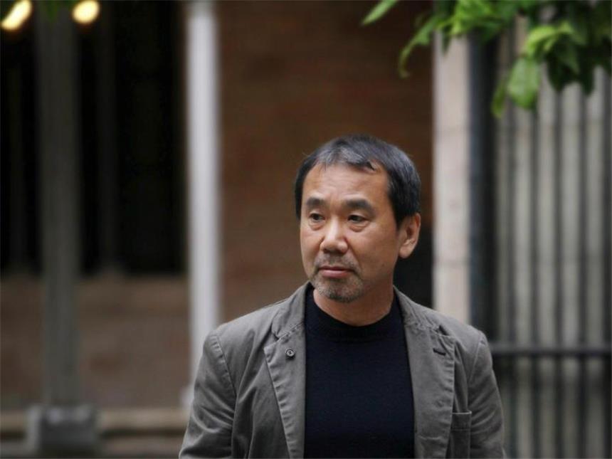 Dylans Thronfolger: Kürt die Nobel-Jury einen Klassiker? Bei den Wettbüros rangiert der japanische Schriftsteller Haruki Murakami momentan auf Platz zwei. Foto: Jordi Bedmar