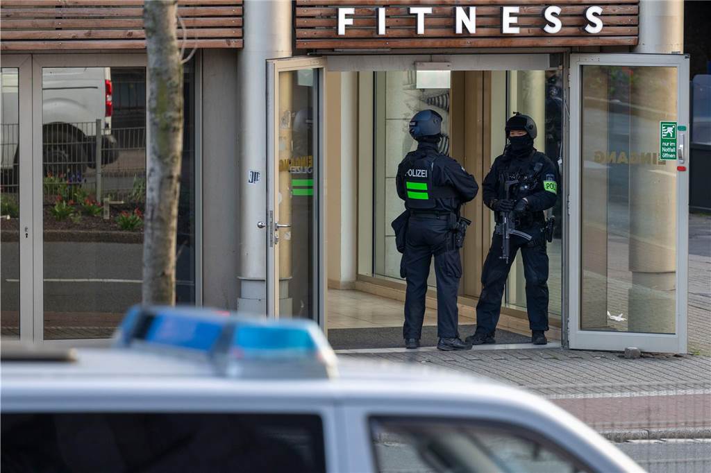 Polizisten sind in Duisburg im Einsatz.