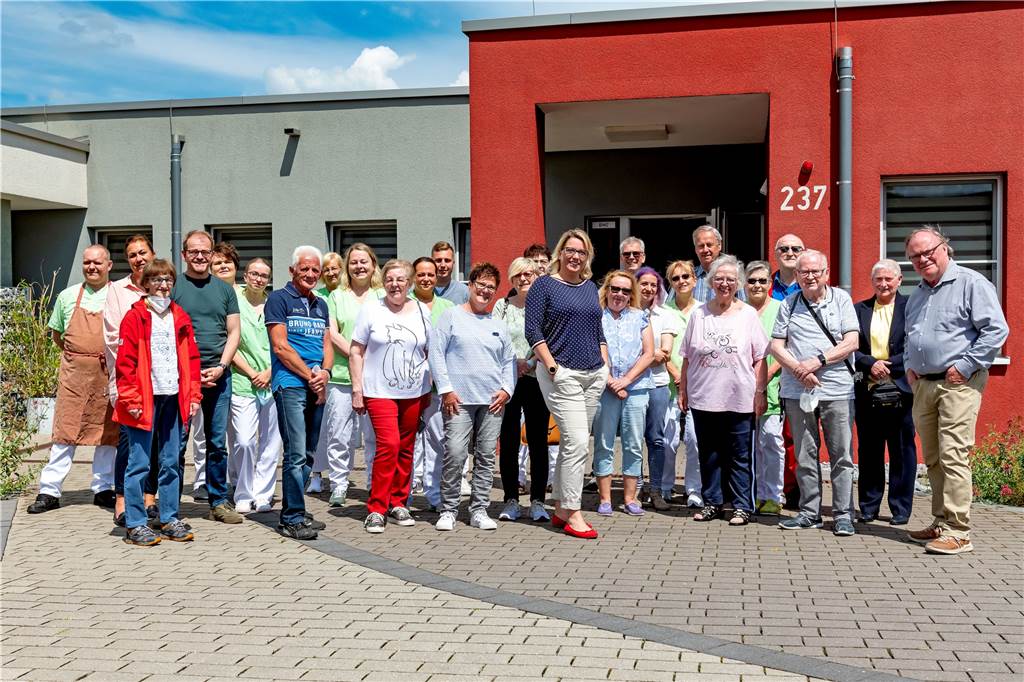 Bei der Begrüßung der neuen Hospizleiterin traf sich das Team des Hospiz St. Elisabeth in Westrich / Bövinghausen.