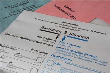Bei der Bundestagswahl haben die Wahlberechtigten eine Stimme für Direktkandidierende und eine für die Parteien.