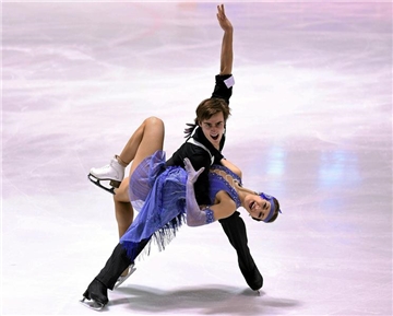 Bei der Deutschen Meisterschaft im Erika-Heß-Eisstadion in Berlin sicherten sich Katharina Müller und Tim Dieck die Vizemeisterschaft im Eistanz. 