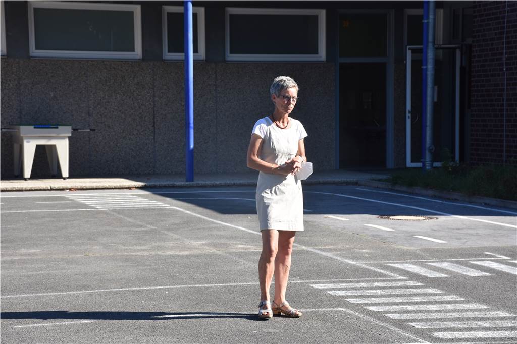 Hitzefrei an Ahauser Schulen: „Es ist unerträglich heiß in vielen Räumen“ Bei der Einschulung der neuen i-Dötzchen erklärte Silvia Florack den neuen Eltern das Vorgehen in puncto hitzefrei.