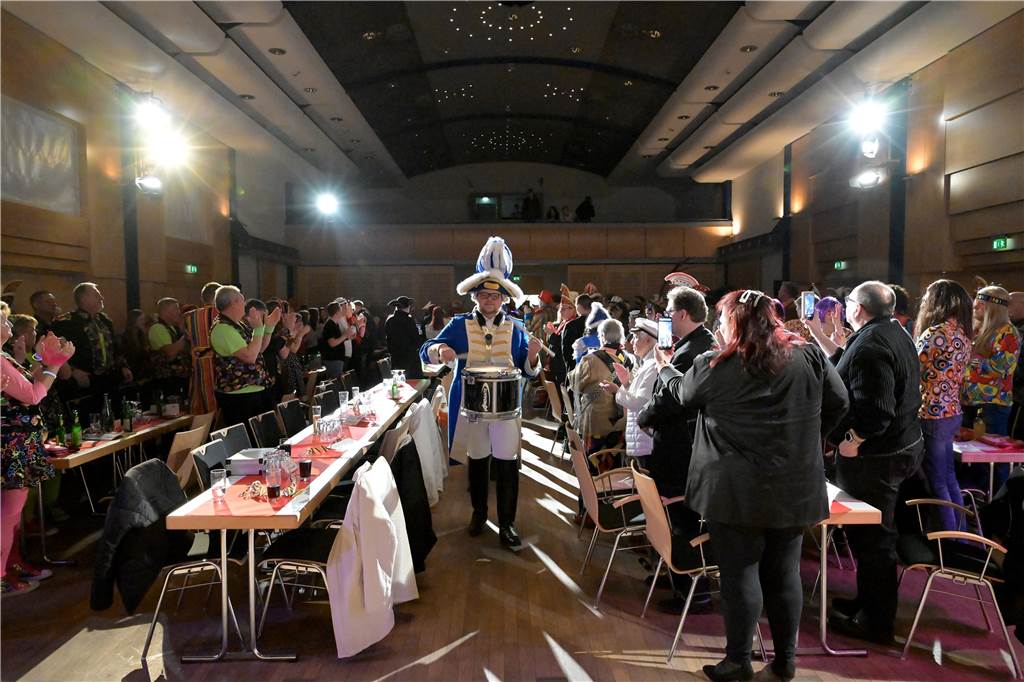 Bei der Galasitzung der Interessensgemeinschaft Werner Karneval (IWK) im Kolpingsaal wurde am Samstag (28.1.) ausgelassen gefeiert.