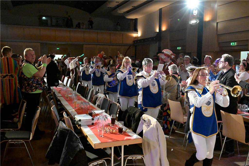 Bei der Galasitzung der Interessensgemeinschaft Werner Karneval (IWK) im Kolpingsaal wurde am Samstag (28.1.) ausgelassen gefeiert.