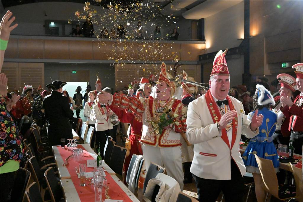 Bei der Galasitzung der Interessensgemeinschaft Werner Karneval (IWK) im Kolpingsaal wurde am Samstag (28.1.) ausgelassen gefeiert.