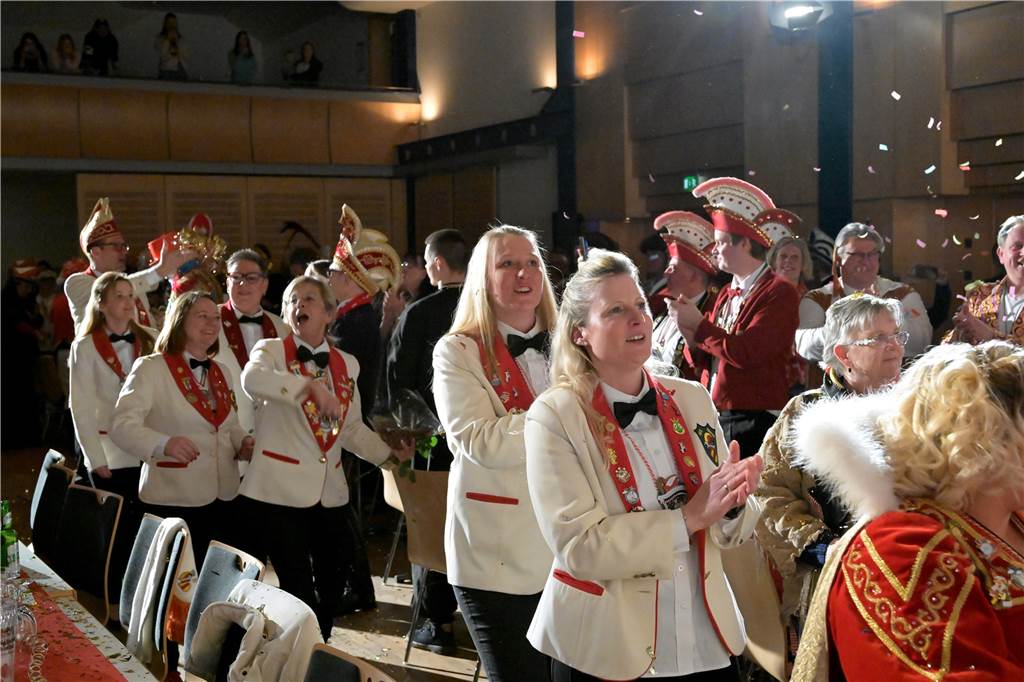 Bei der Galasitzung der Interessensgemeinschaft Werner Karneval (IWK) im Kolpingsaal wurde am Samstag (28.1.) ausgelassen gefeiert.