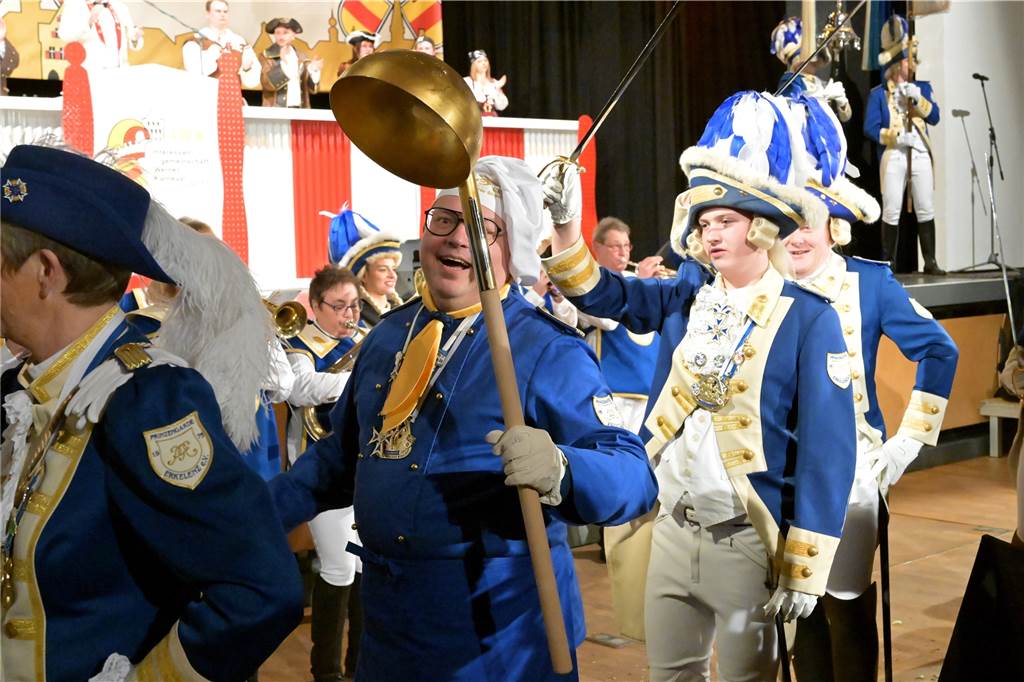 Bei der Galasitzung der Interessensgemeinschaft Werner Karneval (IWK) im Kolpingsaal wurde am Samstag (28.1.) ausgelassen gefeiert.