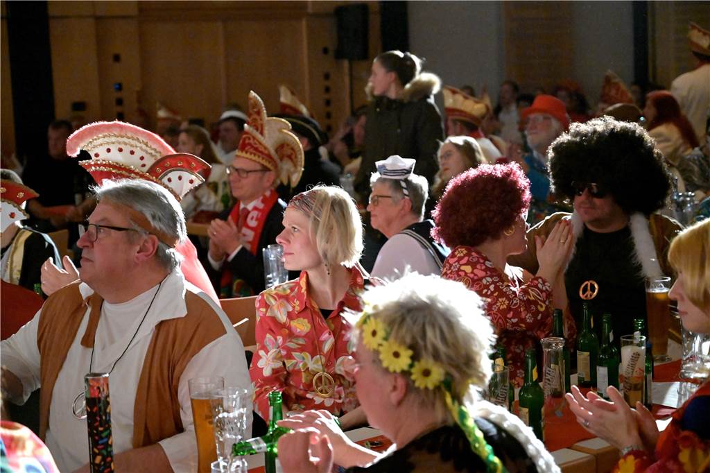 Bei der Galasitzung der Interessensgemeinschaft Werner Karneval (IWK) im Kolpingsaal wurde am Samstag (28.1.) ausgelassen gefeiert.
