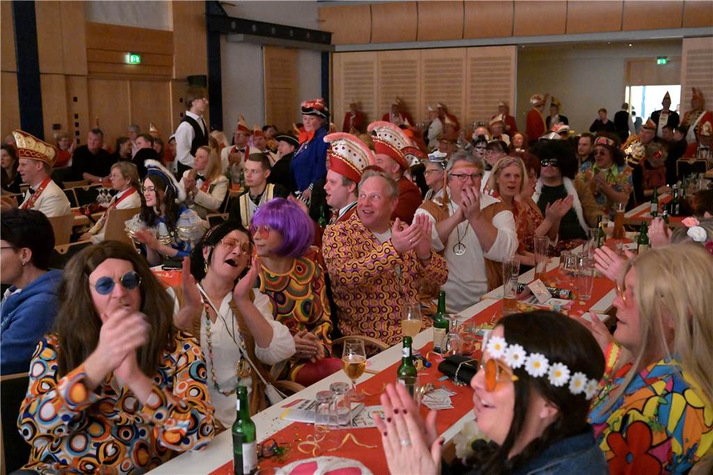 Bei der Galasitzung der Interessensgemeinschaft Werner Karneval (IWK) im Kolpingsaal wurde am Samstag (28.1.) ausgelassen gefeiert.
