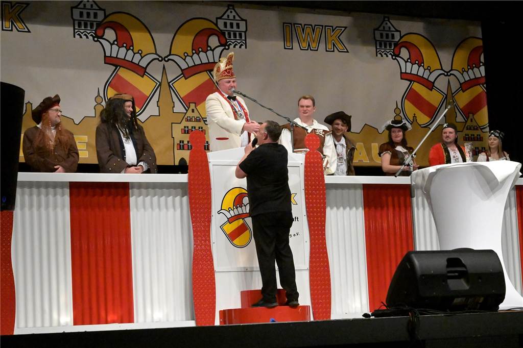 Bei der Galasitzung der Interessensgemeinschaft Werner Karneval (IWK) im Kolpingsaal wurde am Samstag (28.1.) ausgelassen gefeiert.