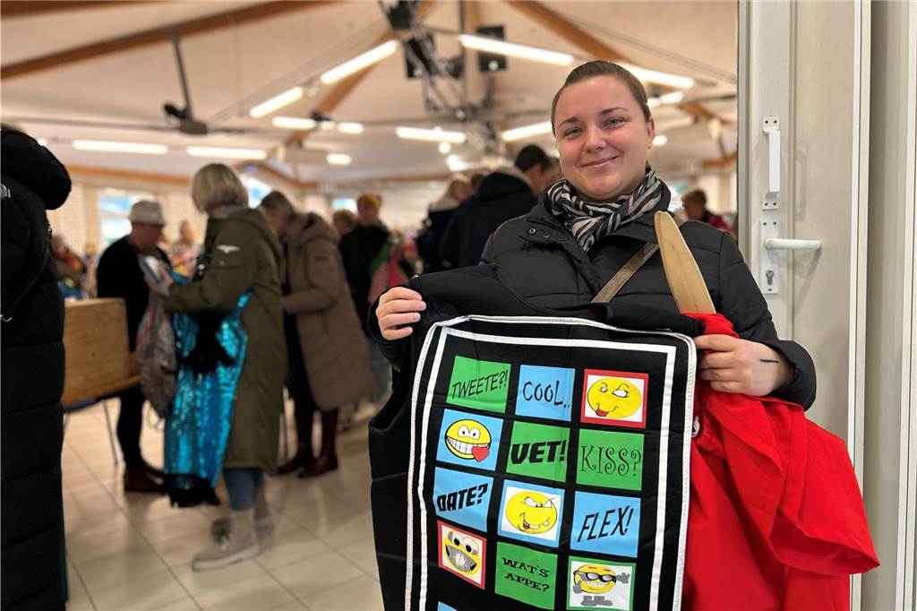 Bei der großen und bunten Auswahl an Kostümen auf der Stadtlohner Karnevalsbörse wurden Groß und Klein fündig. 