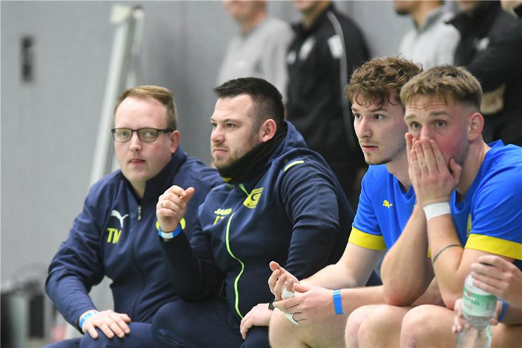 Bei der Hallenfußballstadtmeisterschaft 2024 in Castrop-Rauxel konnte sich der SV Wacker Obercastrop gegen den FC Castrop-Rauxel im Endspiel knapp mit 2:1 durchsetzen. Hier sind alle Bilder von der Vorrunde am Samstag (28. Dezember) bis zur Endrunde (29. Dezember) auf einen Blick.