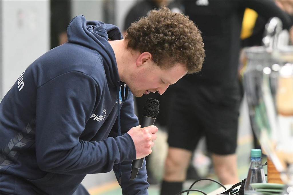 Bei der Hallenfußballstadtmeisterschaft 2024 in Castrop-Rauxel konnte sich der SV Wacker Obercastrop gegen den FC Castrop-Rauxel im Endspiel knapp mit 2:1 durchsetzen. Hier sind alle Bilder von der Vorrunde am Samstag (28. Dezember) bis zur Endrunde (29. Dezember) auf einen Blick.
