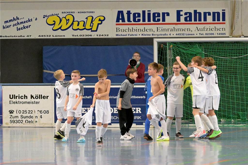 Bei der Hallenstadtmeisterschaft der E-Junioren setzte sich der SV Preußen Lünen durch.