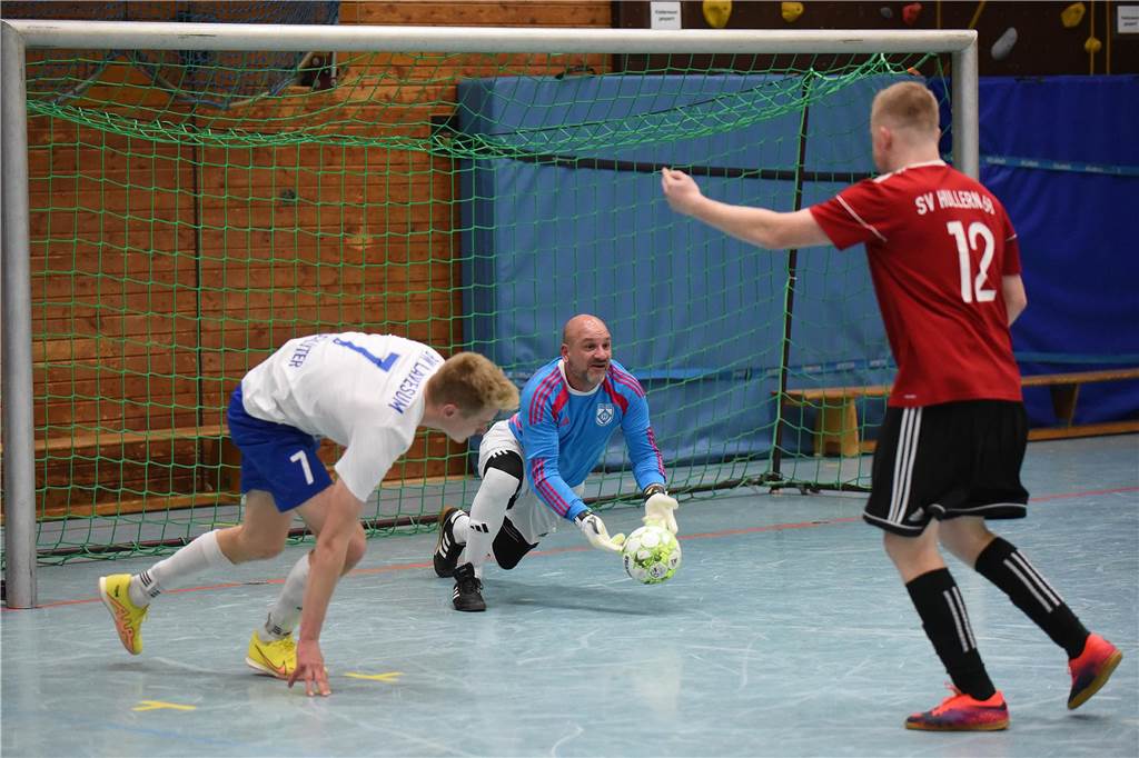 Bei der Halterner Hallenfußball-Stadtmeisterschaft 2023 war wieder viel los. Wir haben natürlich wieder mal zahlreiche Bilder vom Budenzauber mitgebracht.
