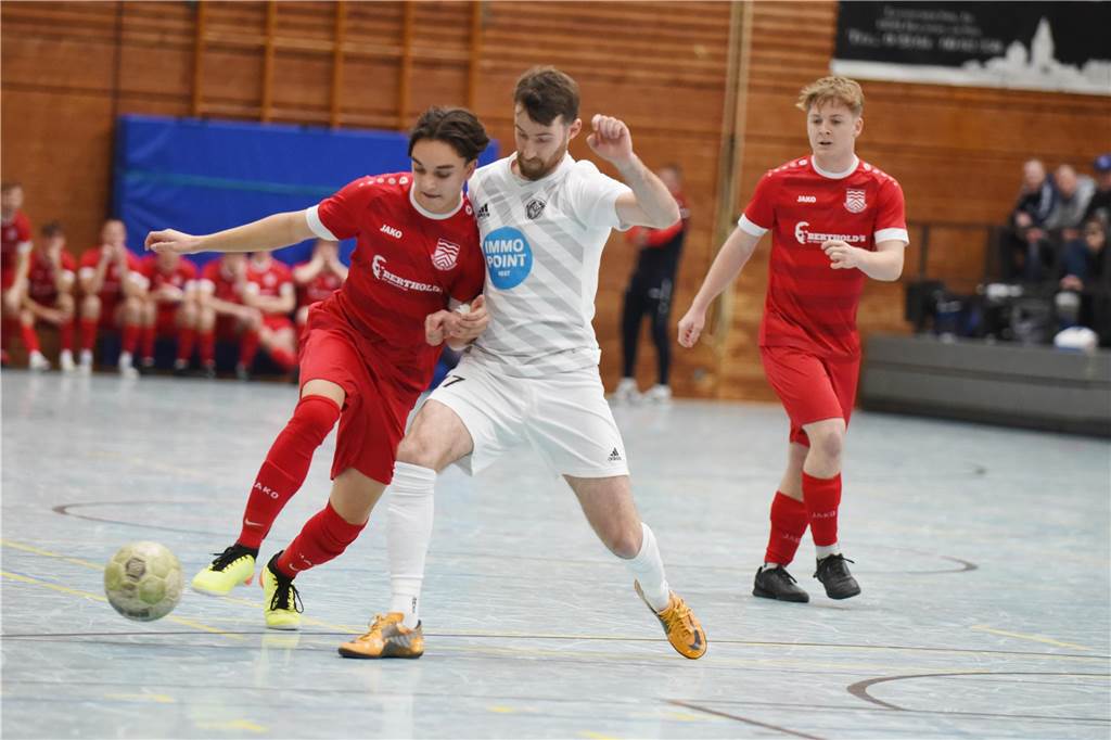 Bei der Halterner Hallenfußball-Stadtmeisterschaft 2023 war wieder viel los. Wir haben natürlich wieder mal zahlreiche Bilder vom Budenzauber mitgebracht.