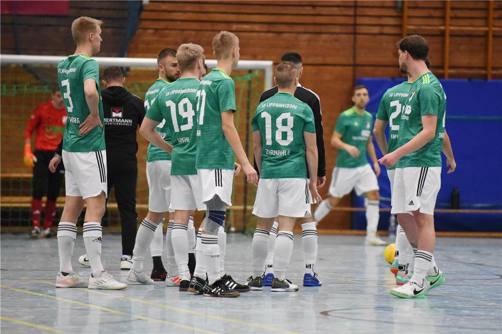 Bei der Halterner Hallenfußball-Stadtmeisterschaft 2023 war wieder viel los. Wir haben natürlich wieder mal zahlreiche Bilder vom Budenzauber mitgebracht.