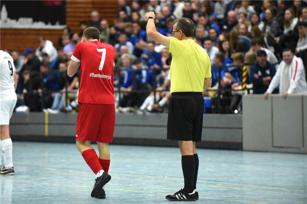 Bei der Halterner Hallenfußball-Stadtmeisterschaft 2023 war wieder viel los. Wir haben natürlich wieder mal zahlreiche Bilder vom Budenzauber mitgebracht.