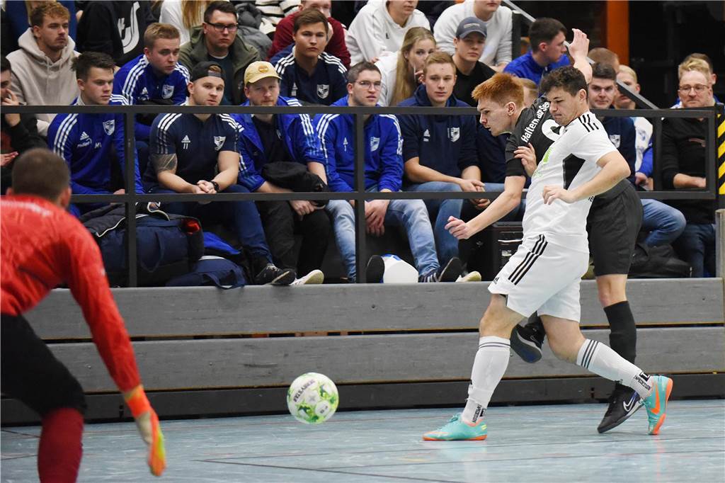 Bei der Halterner Hallenfußball-Stadtmeisterschaft 2023 war wieder viel los. Wir haben natürlich wieder mal zahlreiche Bilder vom Budenzauber mitgebracht.