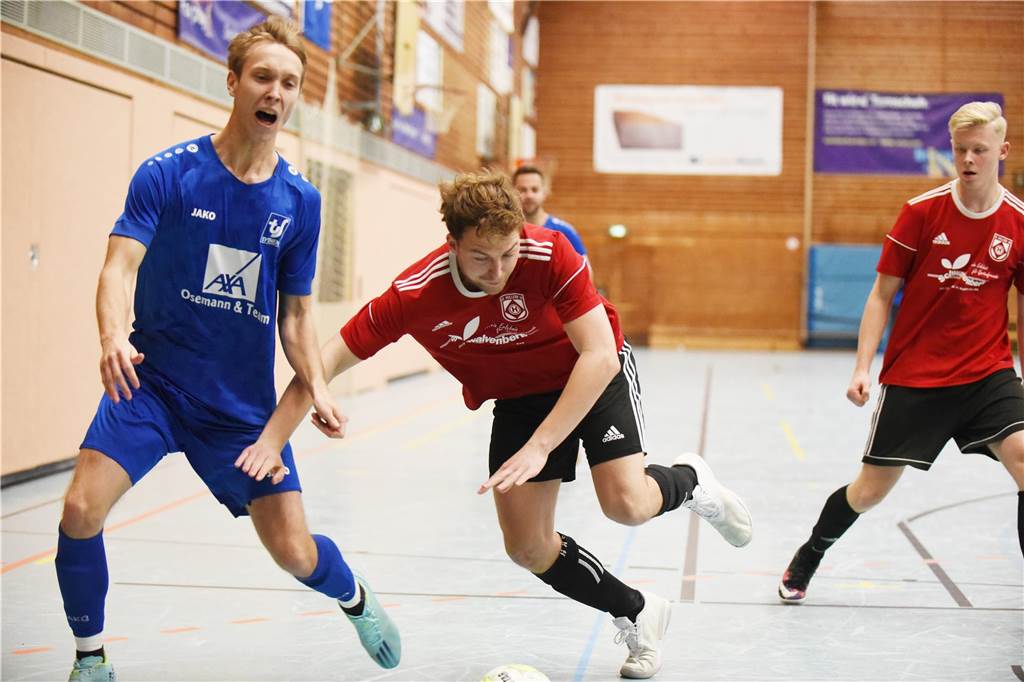 Bei der Halterner Hallenfußball-Stadtmeisterschaft 2023 war wieder viel los. Wir haben natürlich wieder mal zahlreiche Bilder vom Budenzauber mitgebracht.