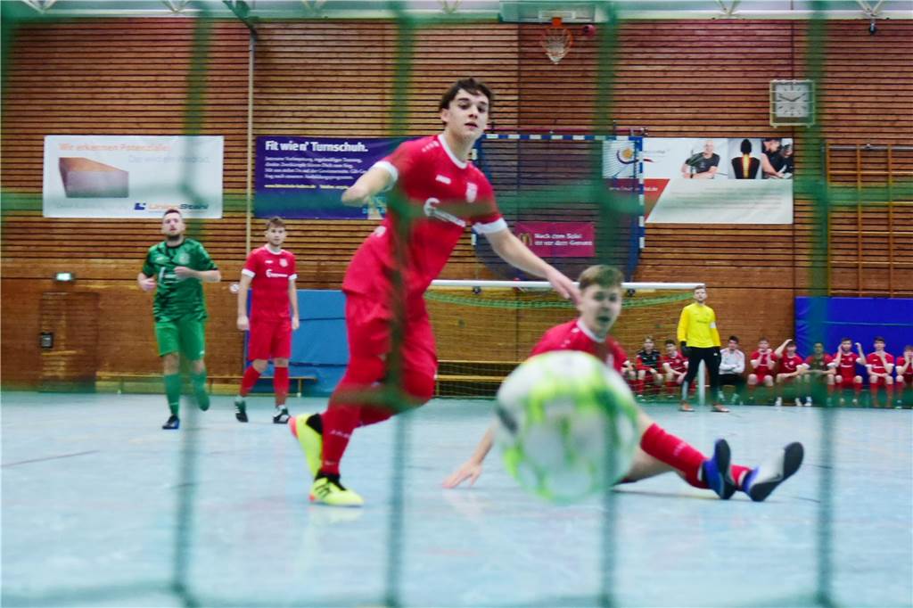Bei der Halterner Hallenfußball-Stadtmeisterschaft 2023 war wieder viel los. Wir haben natürlich wieder mal zahlreiche Bilder vom Budenzauber mitgebracht.