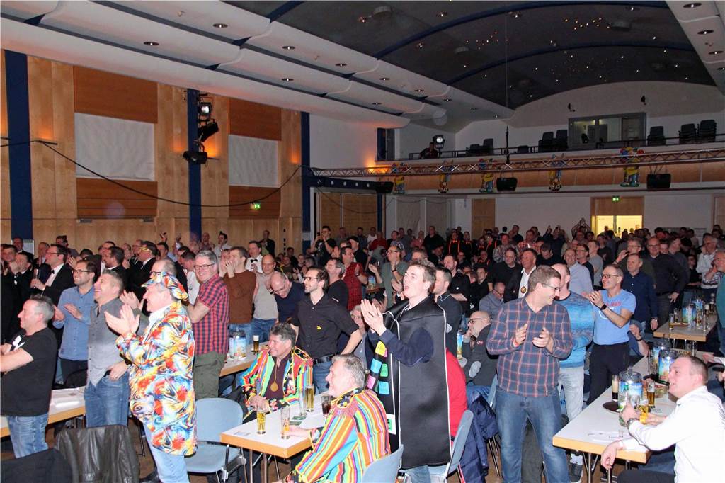 Zahlreiche Plätze für Karneval bereits belegt: Hier gibt es noch Karten Bei der Herrensitzung im Kolpingsaal wird wieder ein ausverkauftes Haus erwartet.