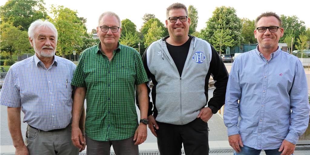 Zwei große Bauprojekte werden beim Stadtsportverband Haltern diskutiert Bei der Jahreshauptversammlung des Stadtsportverbandes Haltern standen auch zahlreiche Wahlen an: Weiterhin mit dabei sind (v.l.) Gerd Püffken, Hans-Peter Klauke, Frank Hovenjürgen und Markus Gladhofer.