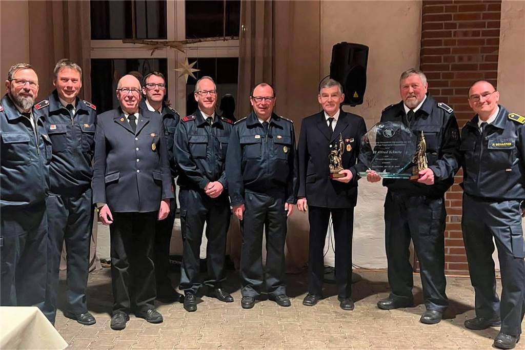 Alfred Schmitz: Sein Leben hat er der Freiwilligen Feuerwehr gewidmet Bei der Jahreshauptversammlung im Januar wurde Alfred Schmitz zum Ehrenbrandmeister ernannt.