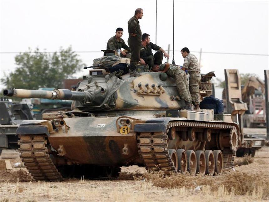 Türkische Offensive vertreibt IS aus syrischer Grenzstadt Bei der Offensive "Schutzschild Euphrat" dürfte es der Türkei neben der Bekämpfung des IS vor allem darum gehen, einen weiteren Vormarsch syrischer Kurden zu verhindern. Foto: Sedat Suna