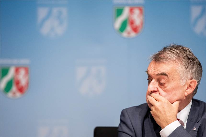 Rechtsextreme Verdachtsfälle bei der Polizei in NRW steigen weiter an Bei der Polizei NRW sind weitere Verdachtsfälle aufgetaucht.